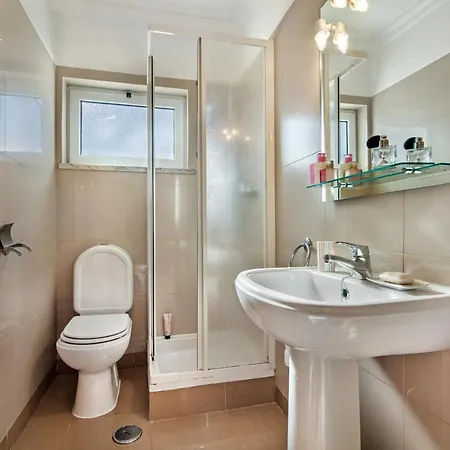 Apartment Gale Garden 1e *